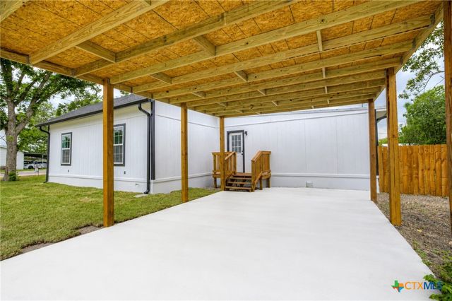 312 N Lavernia, Marion, TX 78124