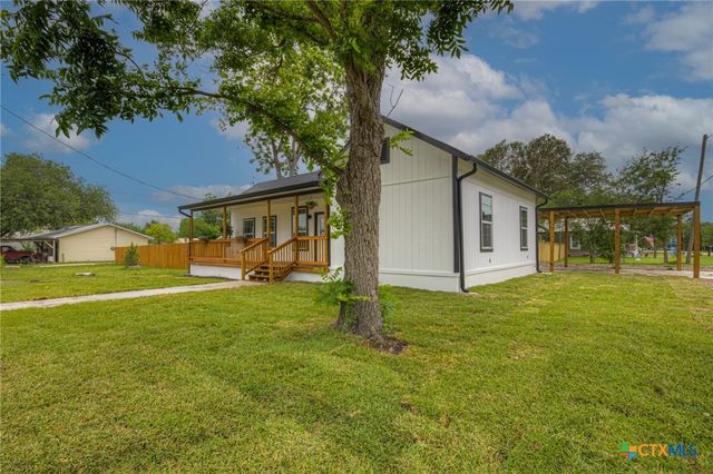 312 N Lavernia, Marion, TX 78124