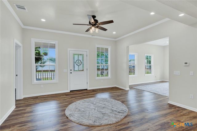 312 N Lavernia, Marion, TX 78124