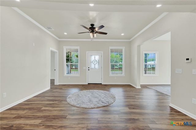 312 N Lavernia, Marion, TX 78124