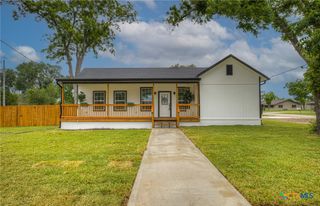 312 N Lavernia, Marion, TX 78124