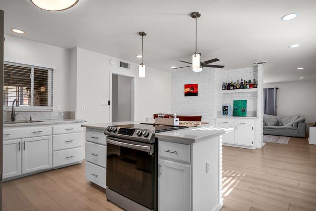 9101 Rosewood Dr, Sacramento, CA 95826