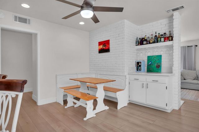 9101 Rosewood Dr, Sacramento, CA 95826