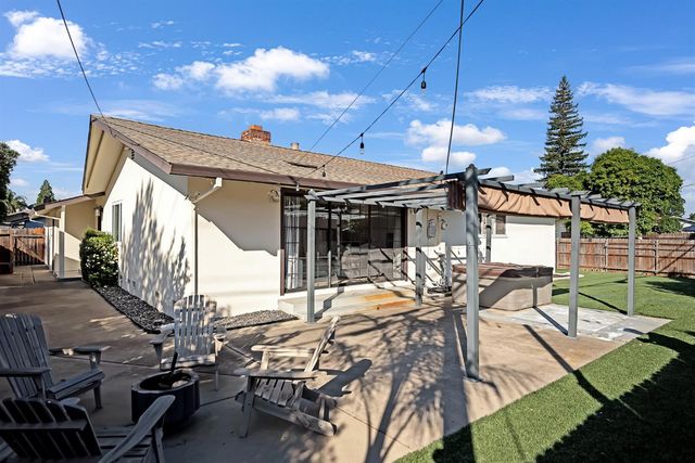 9101 Rosewood Dr, Sacramento, CA 95826