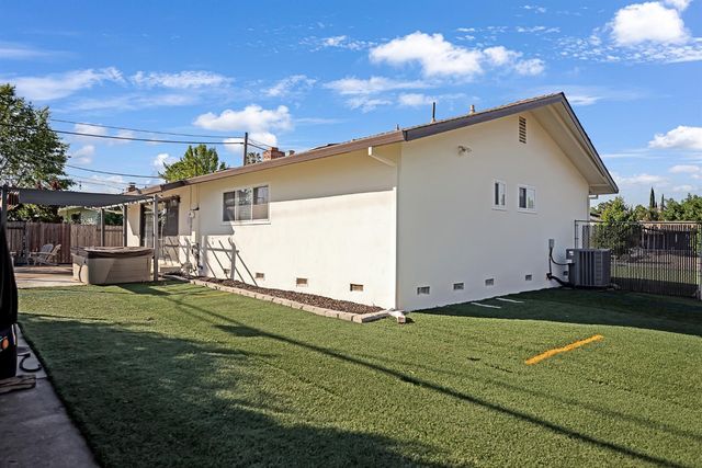 9101 Rosewood Dr, Sacramento, CA 95826