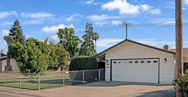9101 Rosewood Dr, Sacramento, CA 95826