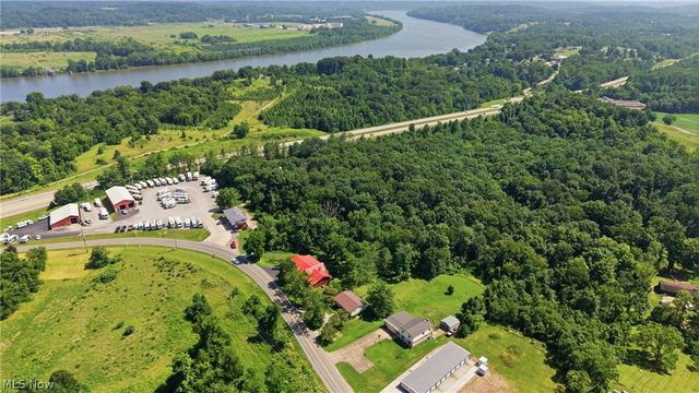 95 State Route 555, Little Hocking, OH 45742
