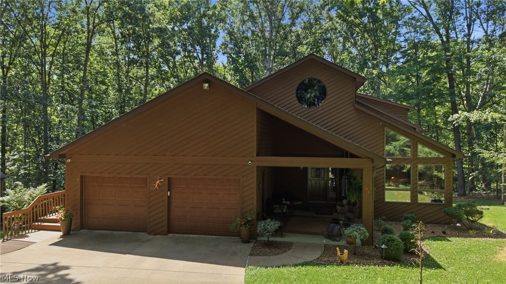 95 State Route 555, Little Hocking, OH 45742