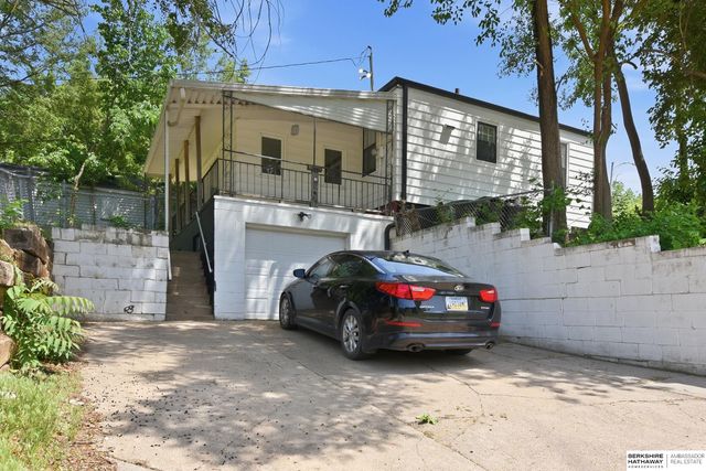 3496 Pratt Street, Omaha, NE 68111