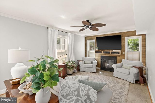 5593 ANN PEAKE DR, Fairfax, VA 22032