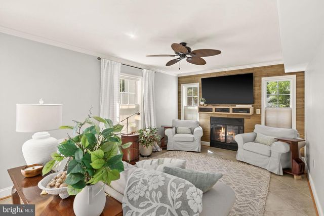 5593 ANN PEAKE DR, Fairfax, VA 22032