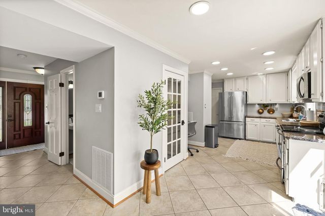 5593 ANN PEAKE DR, Fairfax, VA 22032