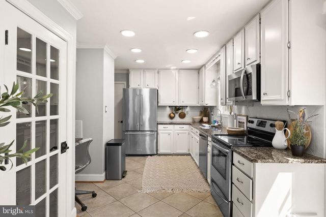5593 ANN PEAKE DR, Fairfax, VA 22032