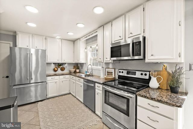 5593 ANN PEAKE DR, Fairfax, VA 22032