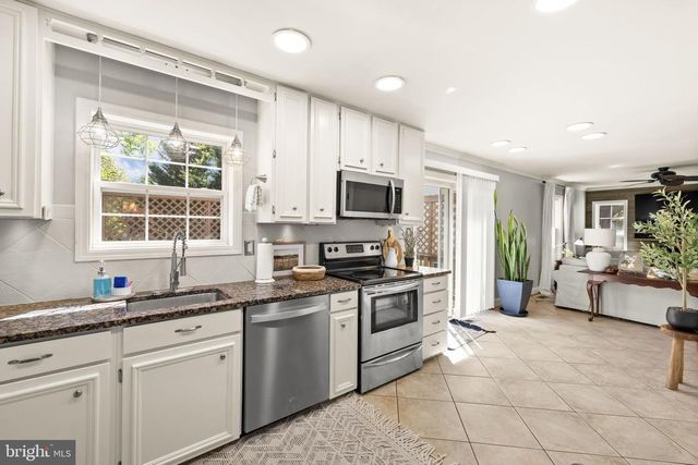 5593 ANN PEAKE DR, Fairfax, VA 22032
