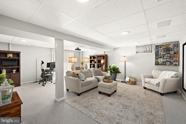 5593 ANN PEAKE DR, Fairfax, VA 22032