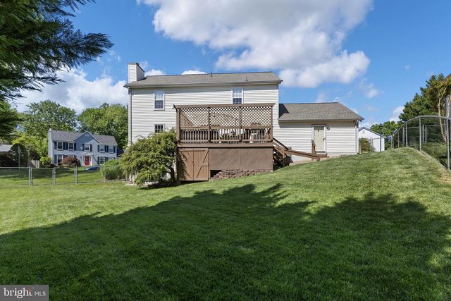 5593 ANN PEAKE DR, Fairfax, VA 22032