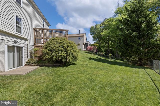 5593 ANN PEAKE DR, Fairfax, VA 22032
