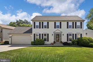 5593 ANN PEAKE DR, Fairfax, VA 22032