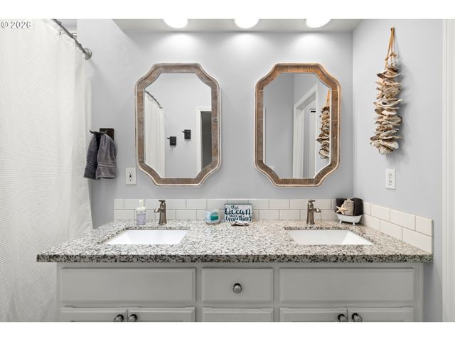 17770 Sw HANDLEY St, Sherwood, OR 97140