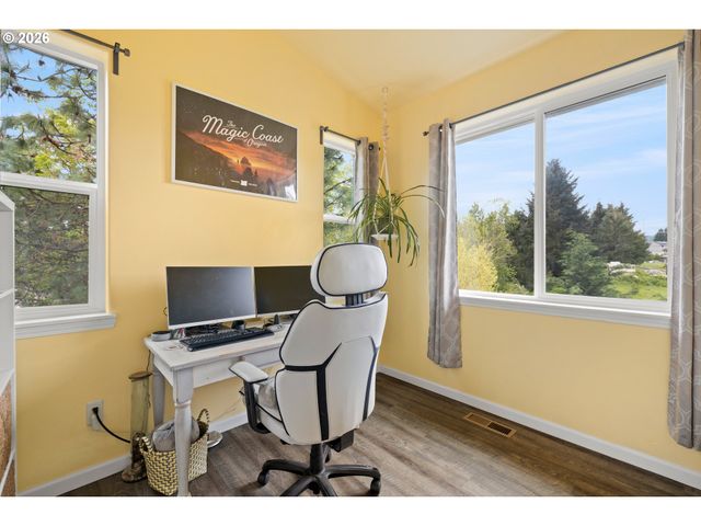 17770 Sw HANDLEY St, Sherwood, OR 97140