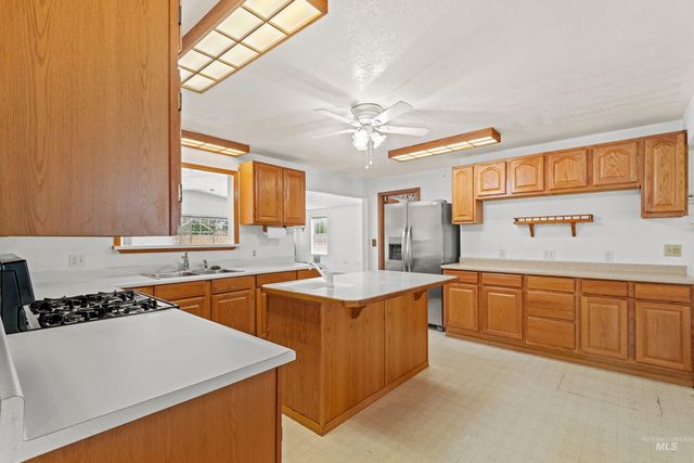 908 N Middleton Rd., Nampa, ID 83651