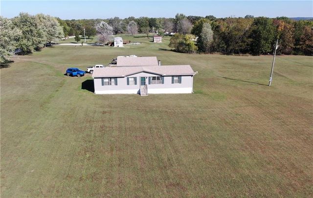 796 SE 1051 Road, Deepwater, MO 64740