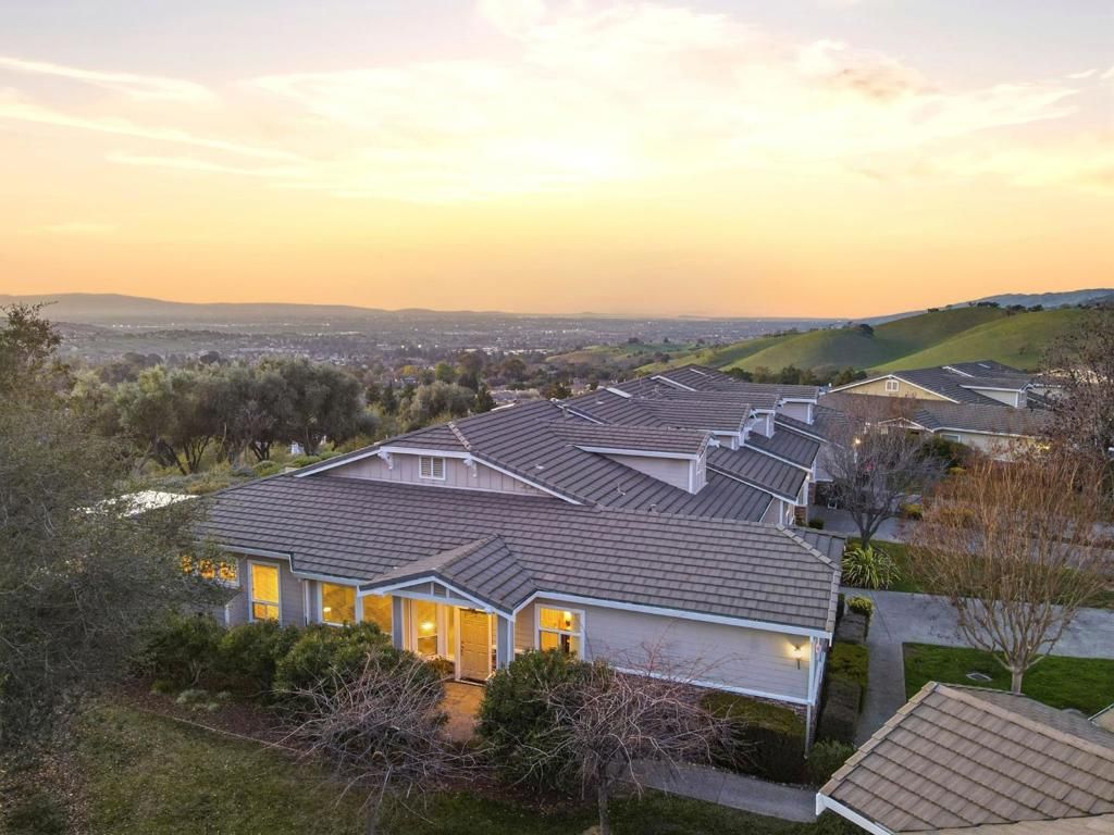 Image 37 of property listing at 9050 Village View Loop, San Jose, CA 95135