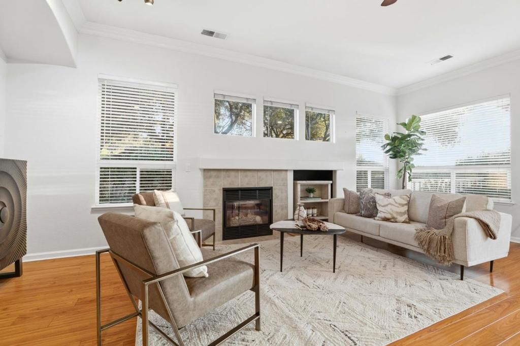 Image 9 of property listing at 9050 Village View Loop, San Jose, CA 95135