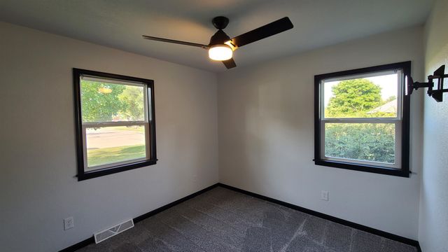 1302 Western St, Wellington, KS 67152