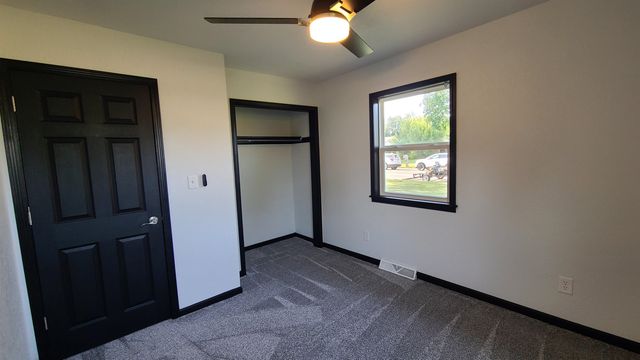 1302 Western St, Wellington, KS 67152