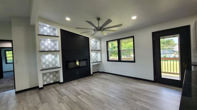 1302 Western St, Wellington, KS 67152