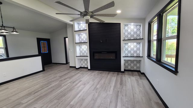 1302 Western St, Wellington, KS 67152