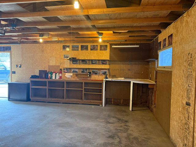702 9TH AVE NE, Minot, ND 58703