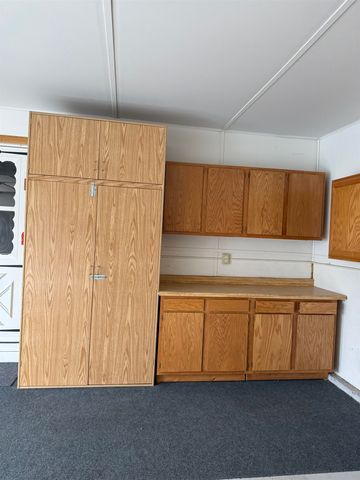 702 9TH AVE NE, Minot, ND 58703