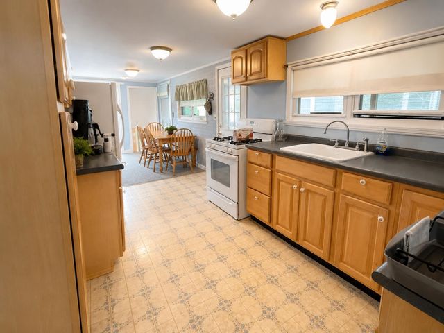 26 W. Shore Drive, Raymond, NH 03077