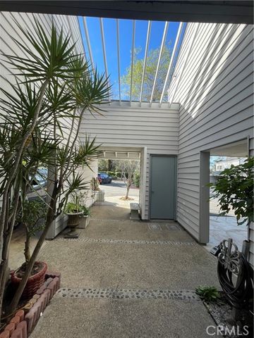 31601 Via Conejo, Laguna Hills, CA 92679