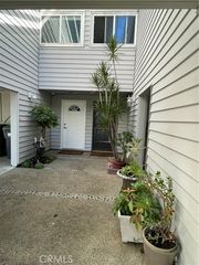 31601 Via Conejo, Laguna Hills, CA 92679