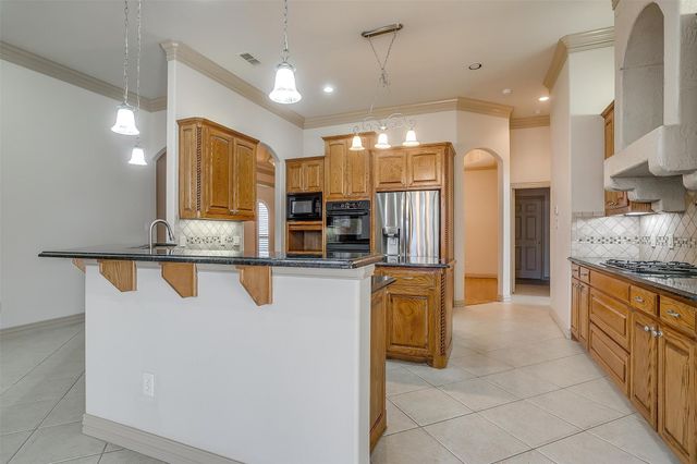 13780 W Riviera Drive, Fort Worth, TX 76028