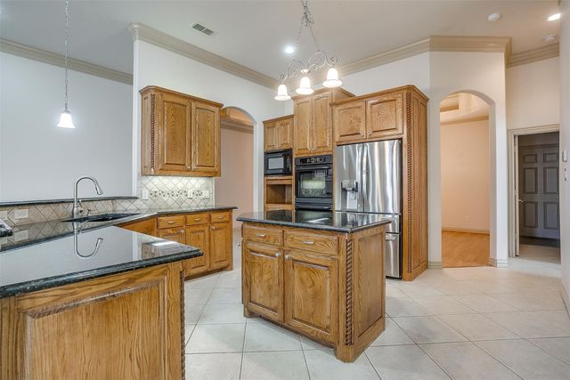 13780 W Riviera Drive, Fort Worth, TX 76028