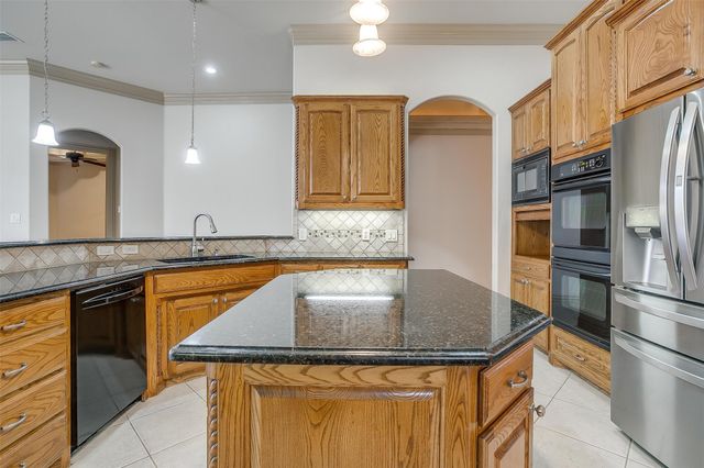 13780 W Riviera Drive, Fort Worth, TX 76028