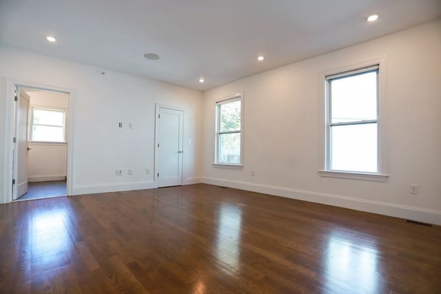 76 Flint St 1, Somerville, MA 02145