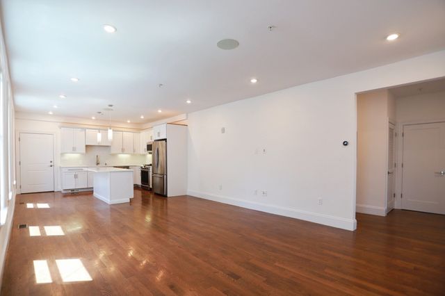76 Flint St 1, Somerville, MA 02145