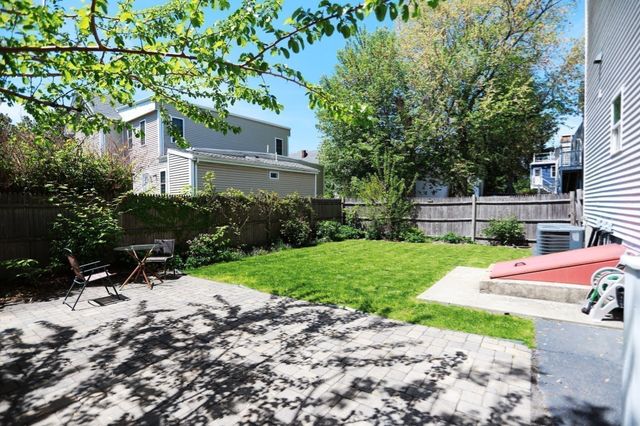 76 Flint St 1, Somerville, MA 02145