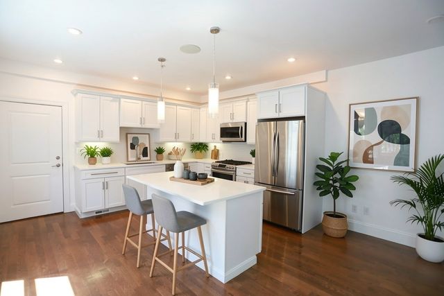 76 Flint St 1, Somerville, MA 02145