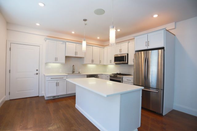 76 Flint St 1, Somerville, MA 02145