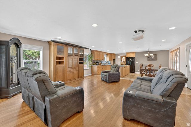 563 E 350 N, Bountiful, UT 84010