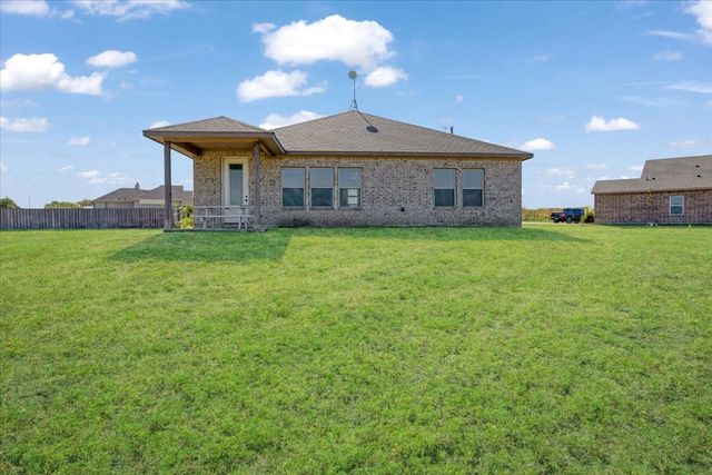 314 Delatorre Street, Trenton, TX 75490