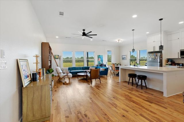 314 Delatorre Street, Trenton, TX 75490