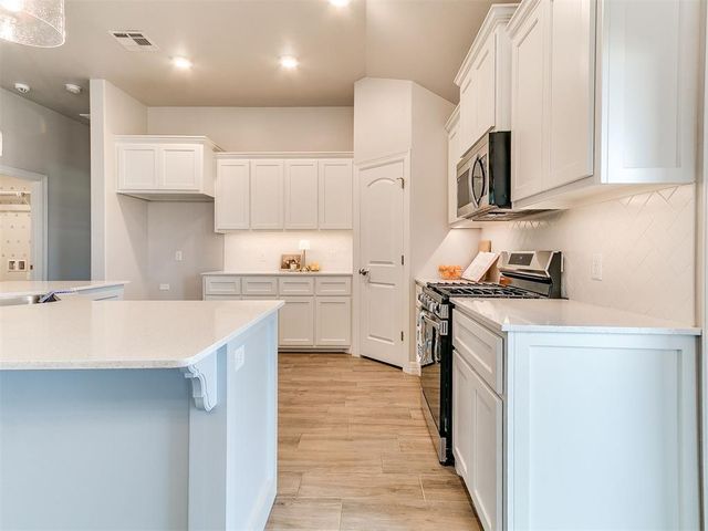 9204 Anaum Lane, Yukon, OK 73099